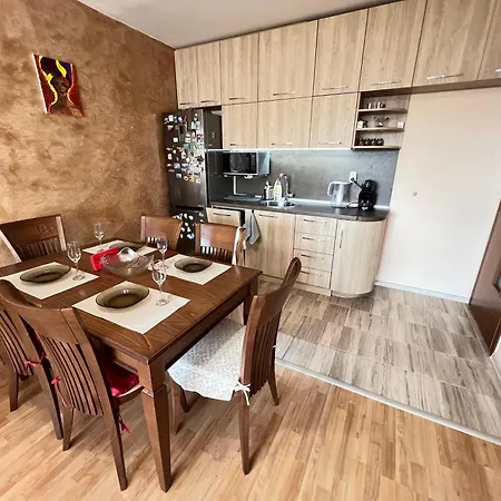 Lima 2bdr Cozy Near Business Park W Work Desk Apartman Szófia