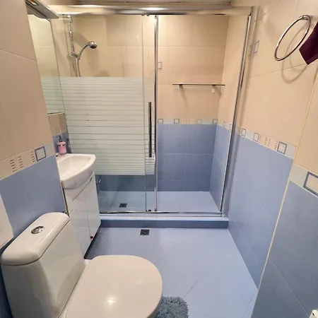 Lima 2bdr Cozy Near Business Park W Work Desk شقة *